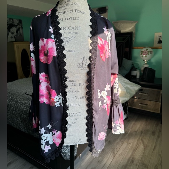 Womens Kimono Cardigan Floral Print Chiffon Beach Cover Ups
Lace Trim Top - Picture 2 of 10